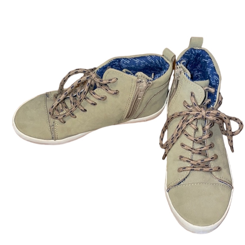 •CAT&JACK•LITTLE BOYS TAN & NAVY HIGH TOP CASUAL SNEAKERS IN SIZE 1